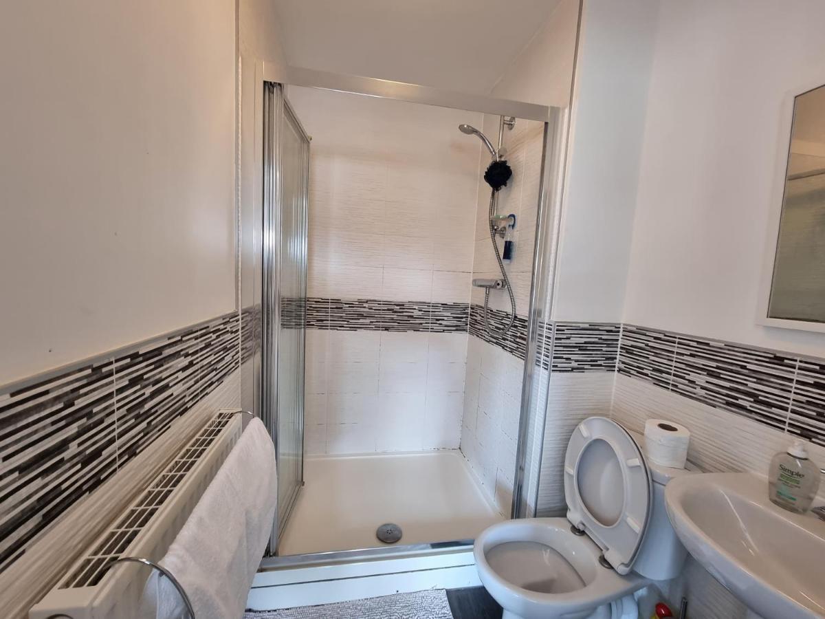 King En-Suite Close To The A30 Camborne Kültér fotó